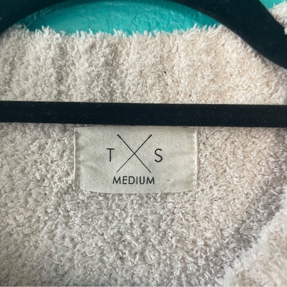 NWOT Fuzzy Long Sleeve Sweater - Picture 3 of 3